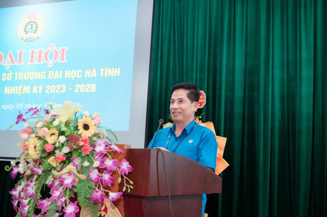 5. Đồng chí Nguyễn Văn Trọng UVBTV Phó chủ tịch Liên đoàn lao động tỉnh phát biểu chỉ đạo tại đại hội