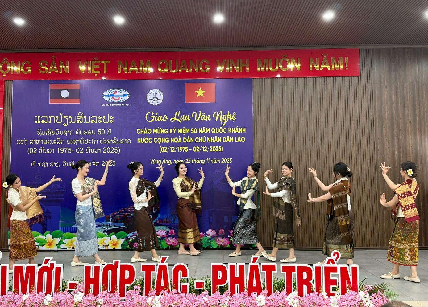 Giao luu VN Viet Lao 2025 3