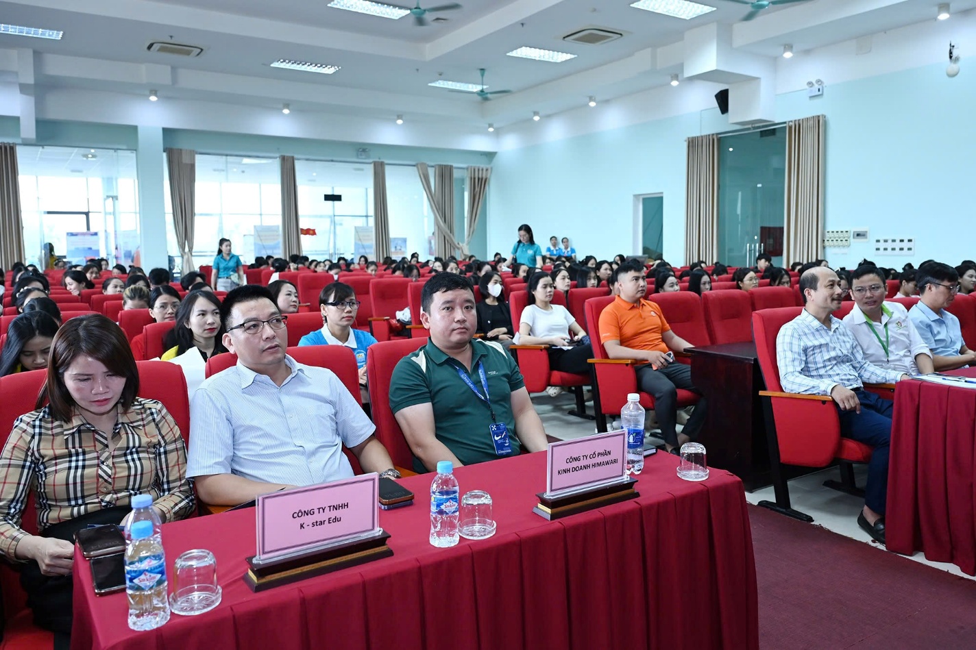 Trường Đại học Hà Tĩnh khai mạc Tuần sinh hoạt công dân cuối khóa và Ngày hội việc làm 2026