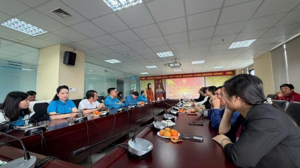 20260212 trao qua tet1