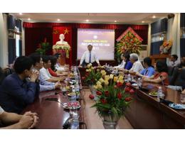 Lãnh đạo Tỉnh ủy, HĐND, UBND tỉnh Hà Tĩnh chúc mừng Trường Đại học Hà Tĩnh nhân ngày 20/11