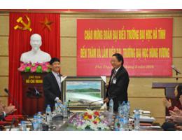 Đoàn công tác của Trường Đại học Hà Tĩnh thăm và làm việc với Trường Đại học Hùng Vương