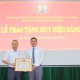 Đảng bộ Trường Đại học Hà Tĩnh tổ chức Lễ Trao tặng Huy hiệu Đảng đợt 02/9/2023